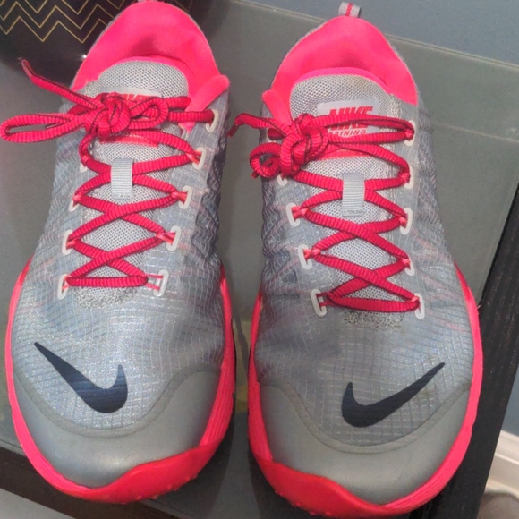 Nike - Picture 4 of 4